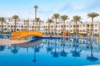 The swimming pool at or close to Sunrise Diamond Beach Resort -Grand Select