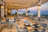 A restaurant or other place to eat at Sunrise Diamond Beach Resort -Grand Select