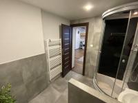 A bathroom at Privat Greta