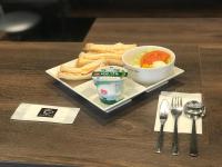 ホテルの敷地内または近くでの食事または食べ物