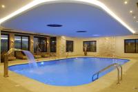 Bazén v ubytování Cactus Beach Hotel nebo v jeho okolí