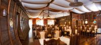 Reštaurácia alebo iné gastronomické zariadenie v ubytovaní Hotel Plaža