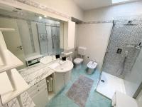 Łazienka w obiekcie Villa Palma Rovinj