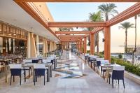 Steigenberger Resort Achtiにあるレストランまたは飲食店