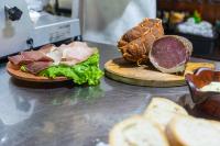 Φαγητό σε αυτό το ξενοδοχείο ή κάπου εκεί κοντά