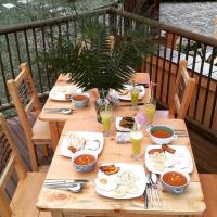 Jídlo v penzionu nebo okolí