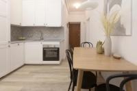 Kuchyňa alebo kuchynka v ubytovaní Warsaw Concierge Stalowa