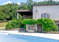 a house with a swimming pool in front of it at Maison de 2 chambres avec piscine privee jardin amenage et wifi a Bruniquel in Bruniquel