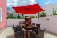 Patio alebo iná vonkajšia časť ubytovania Apartments City View