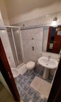 A bathroom at Costa Gaia Rooms