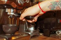 Fasilitas pembuat kopi dan teh di Hotel MOLA Galata