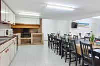 Kuchyň nebo kuchyňský kout v ubytování Villa Tossals