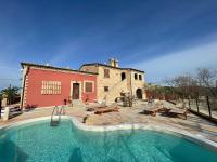 The swimming pool at or close to Dimora Rosso Piceno