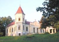 Budynek, w którym mieści się dom w stylu alpejskim