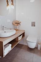 Łazienka w obiekcie Forest House Pobierowo