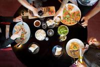 ホテルの敷地内または近くでの食事または食べ物