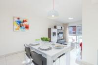 Kuchyň nebo kuchyňský kout v ubytování Apart-rent Apartamento Francesc Macia 2003