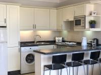 A kitchen or kitchenette at Miramar