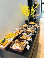 ホテルの敷地内または近くでの食事または食べ物