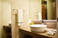 Symphony Style Hotel Kuwaitにあるバスルーム