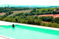 The swimming pool at or close to Le Ginestre Arte Vacanze