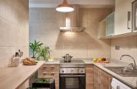 Kuchyň nebo kuchyňský kout v ubytování Barcelona Sants Station Apartments