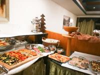 Jídlo v hotelu nebo okolí