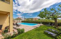 Bazén v ubytování Villa Mare nebo v jeho okolí