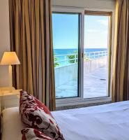 Postel nebo postele na pokoji v ubytování Coral Beach Aparthotel