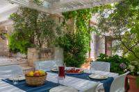 Vonkajšia záhrada v ubytovaní Appartamento Gardenia in Villa Mariella