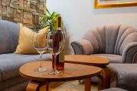 Posezení v ubytování Tsarevets panoramic apartments Veliko Tarnovo