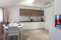 A kitchen or kitchenette at Bed & Bike