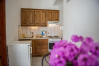 Apartments Škarpa 1601にあるキッチンまたは簡易キッチン