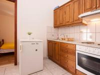 Apartments Škarpa 1601にあるキッチンまたは簡易キッチン