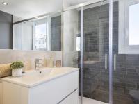 Koupelna v ubytování Sitges Spaces Oasis Penthouse 3 Bedroom, 2 Bathroom, Terrace, Pool, Sleeps up to 6