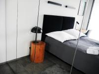 Łóżko lub łóżka w pokoju w obiekcie RS SUITES PRESTIGE Racławickie 10 "best view" HOME & SPA