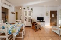 Televízia a/alebo spoločenská miestnosť v ubytovaní Homes of Spain, Al Andalus Residencial G Apartamento precioso con WIFI