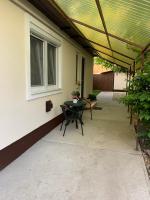 Ogród w obiekcie Katarina apartman