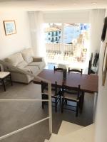 Posedenie v ubytovaní TÒRTORA - Casa en el centro con vistas al mar