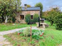 A garden outside Casa Ferreiro - Campo da Cruz - Lugo