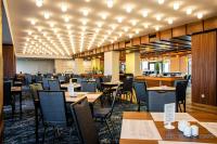 Reštaurácia alebo iné gastronomické zariadenie v ubytovaní BEL MARE Apartament C202 PARKING GRATIS