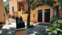 Vonkajšia záhrada v ubytovaní Casa con jardín a 25 metros de la playa. LA T.