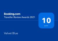 Certifikát, ocenenie alebo iný dokument vystavený v ubytovaní Velvet Blue