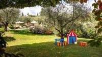 Ogród w obiekcie VILLA IL COLLE DI MORIANO 8, Emma Villas