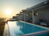 Bazén v ubytování Epic Blue Mykonos nebo v jeho okolí