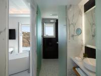 Koupelna v ubytování Epic Blue Mykonos