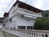 The building in which a vendégházakat is located