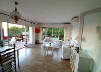 Posedenie v ubytovaní Canyelles Apartament