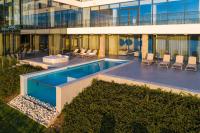Bazén v ubytovaní Heron Live Hotel Marina & SPA alebo v jeho blízkosti