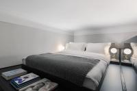 Posteľ alebo postele v izbe v ubytovaní Bumblebee Luxury Apartments 2